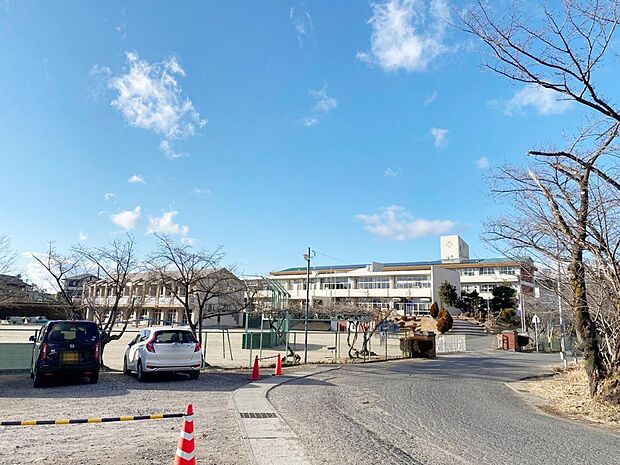 可児市立旭小学校(1073m)