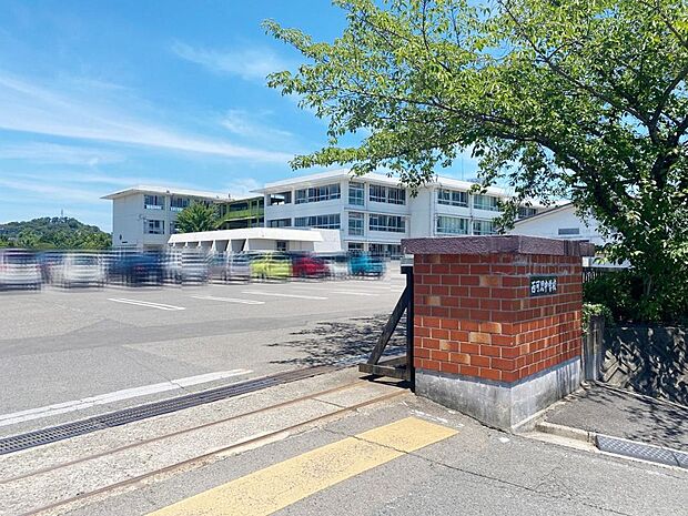 可児市立西可児中学校（1900m）