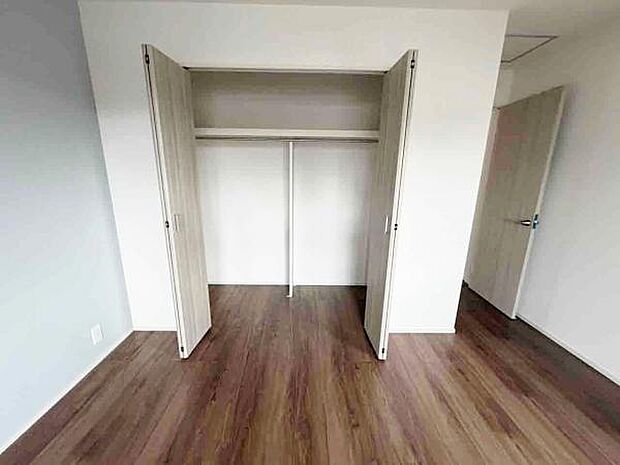 クローゼット 大切な衣類を収納できる大型クローゼット