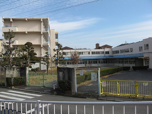 春日井市立岩成台小学校(600m)
