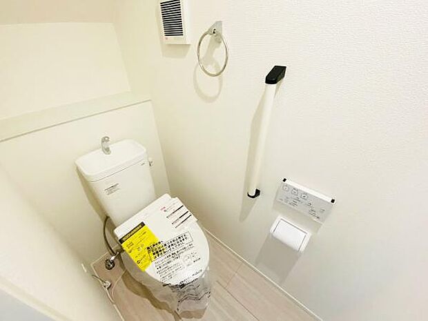 トイレ トイレには快適な温水洗浄便座付き