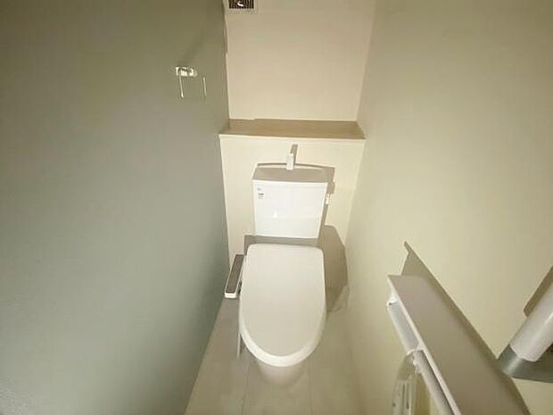 トイレ トイレには快適な温水洗浄便座付き