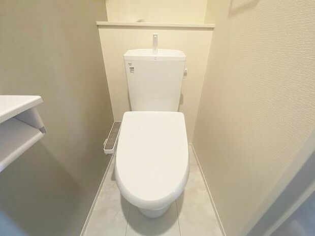 トイレ トイレには快適な温水洗浄便座付き