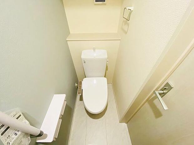 トイレ トイレには快適な温水洗浄便座付き