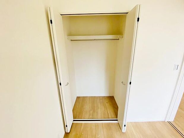 クローゼット 全居室収納スペースあり！荷物が多くても十分に収まります。