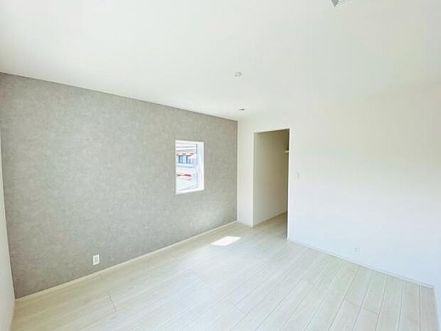 洋室 明るい洋室ではのんびりとお過ごしできます☆