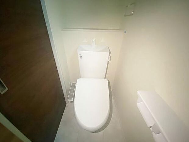 トイレ トイレには快適な温水洗浄便座付き