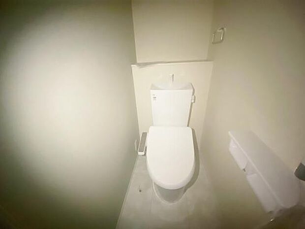 トイレ トイレには快適な温水洗浄便座付き