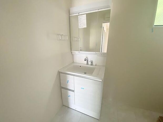洗面 洗面からお化粧まで!忙しい朝の準備にぴったりな洗髪洗面化粧台付き