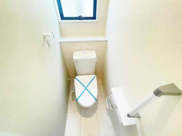 トイレ トイレには快適な温水洗浄便座付き