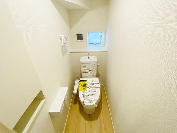 トイレ トイレには快適な温水洗浄便座付き