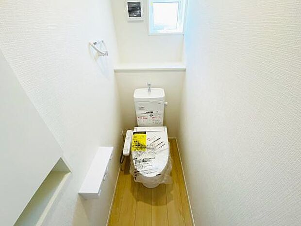 トイレ トイレには快適な温水洗浄便座付き