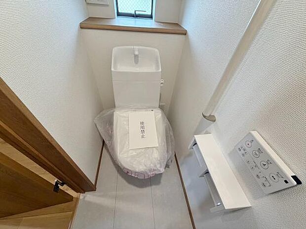 トイレ トイレには快適な温水洗浄便座付き