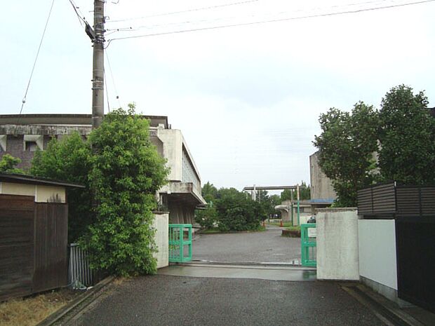 江南市立草井小学校(550m)