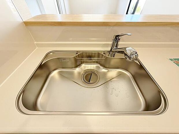 浄水器付き水栓 蛇口をひねるとすぐにきれいなお水が使える蛇口一体型浄水器を設置