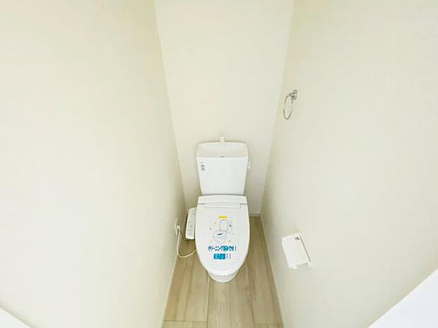 トイレ トイレには快適な温水洗浄便座付き