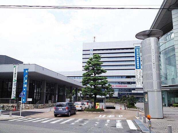 春日井市役所(730m)