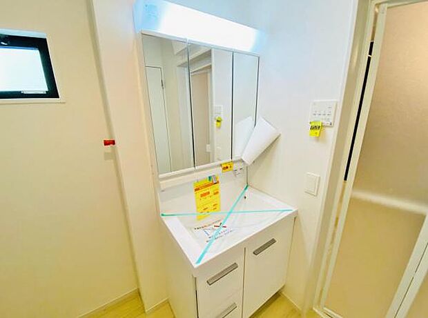 洗面 洗面からお化粧まで！忙しい朝の準備にぴったりな洗髪洗面化粧台付き