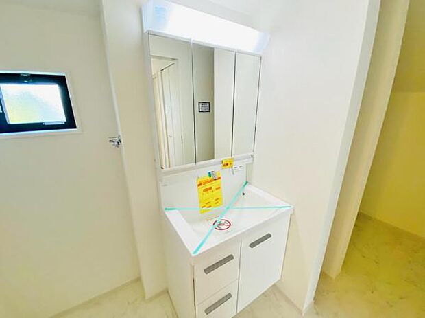 洗面 洗面からお化粧まで!忙しい朝の準備にぴったりな洗髪洗面化粧台付き