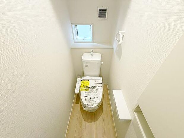 トイレ トイレには快適な温水洗浄便座付き