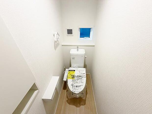 トイレ トイレには快適な温水洗浄便座付き