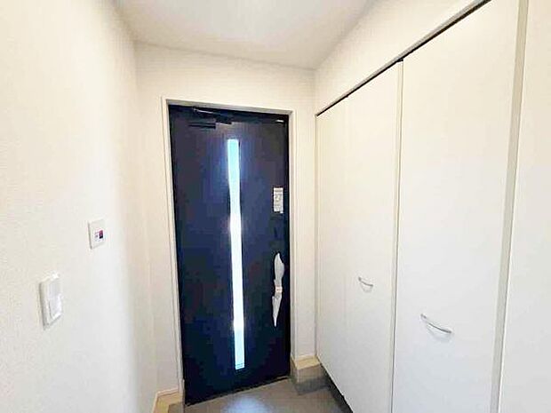 玄関 玄関横にシューズボックスがついているので、片付いた玄関がキープできます 