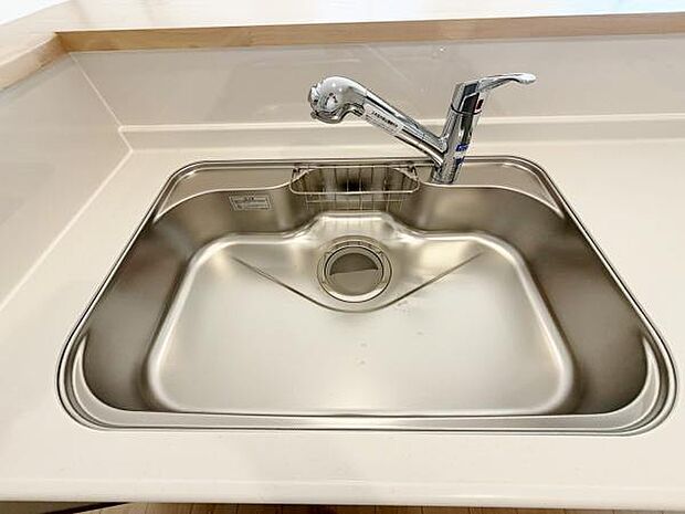 浄水器付き水栓 蛇口をひねるとすぐにきれいなお水が使える蛇口一体型浄水器を設置