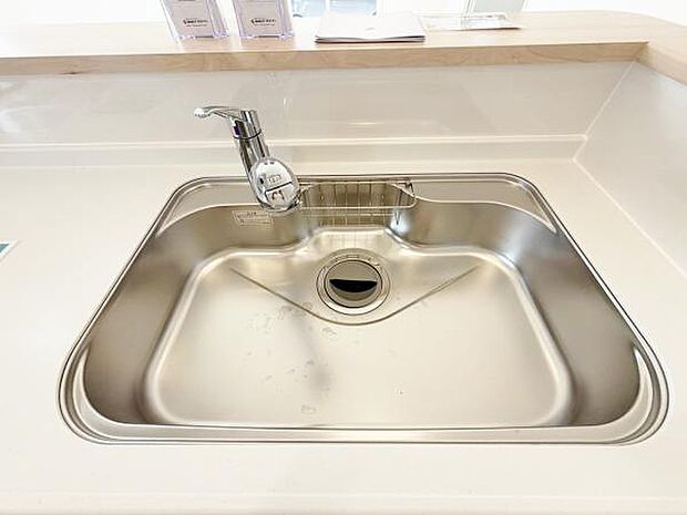 浄水器付き水栓 蛇口をひねるとすぐにきれいなお水が使える蛇口一体型浄水器を設置