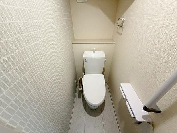 トイレ トイレには快適な温水洗浄便座付き