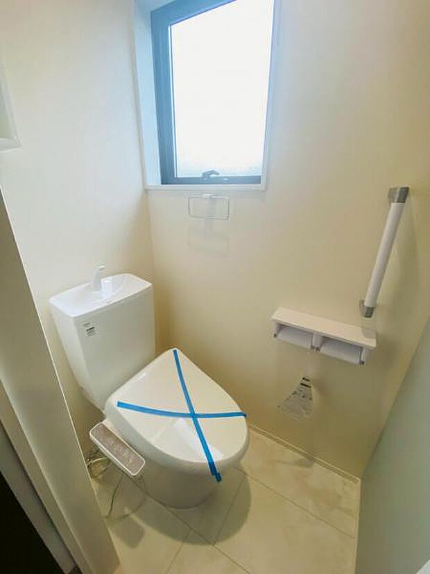 トイレ トイレには快適な温水洗浄便座付き