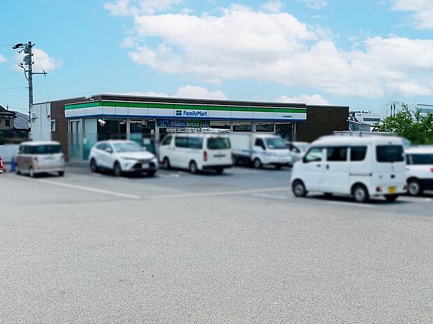 ファミリーマート 小牧入鹿出新田店(960m)