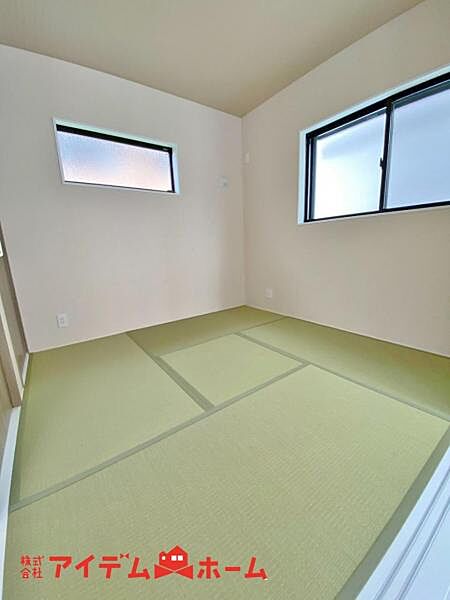 和室は、リビングから目が届く場所なので、お子様の遊び部屋・お昼寝スペースとして使うのもオススメです。