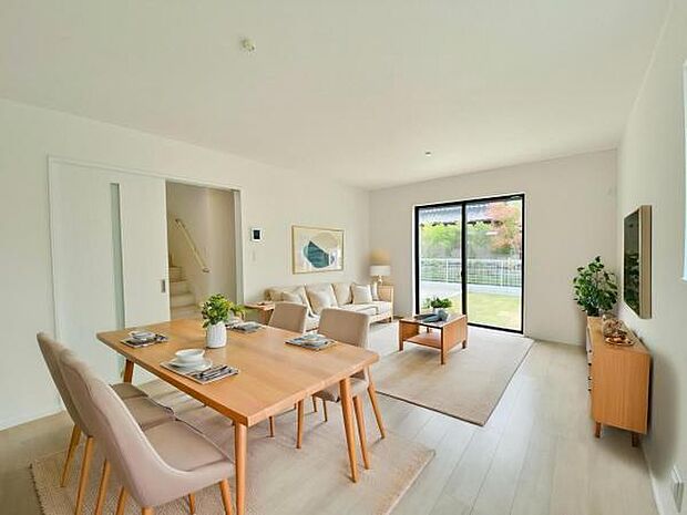 1号棟　内観写真 (本画像はCGで作成されており、実際に現地に家具は置かれておりません。) 