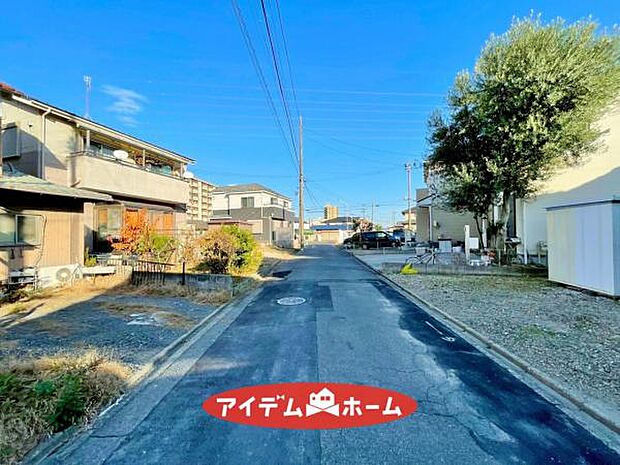 〇●前面道路(撮影2025年11月)●〇 モデル案内も承ります　　　　　　 アイデムホーム南店は緑区役所から徒歩2分 水曜日も営業しております　　　　　　 
