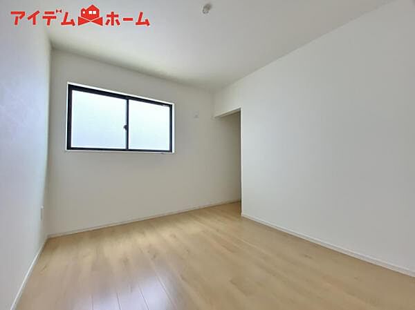 2号棟 広々とした居住空間は日々の暮らしを彩り、 心のやすらぎと満足感を与えてくれます。