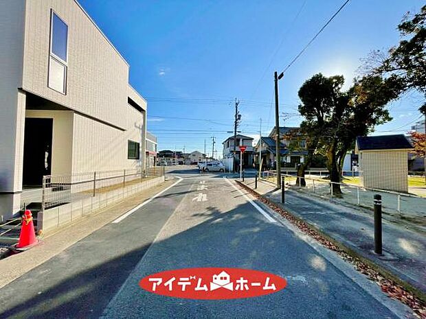 ●○西側前面道路○● 平日のご案内も可能です お気軽にお問い合わせください