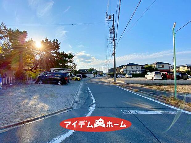 ●○南側前面道路○● 平日のご案内も可能です 