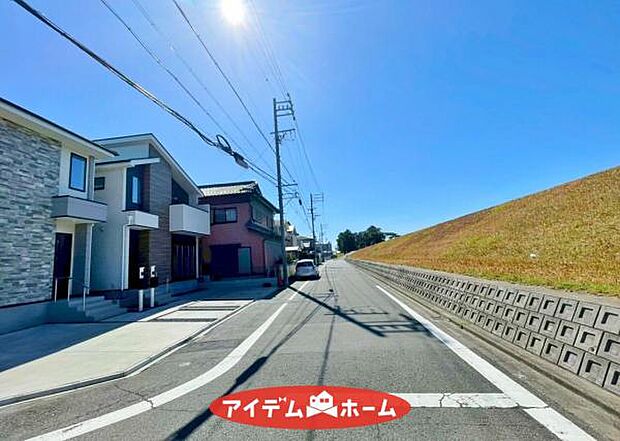 ●○西側前面道路○● 平日のご案内も可能です!