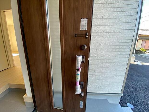 ピッキングなどでの住居への侵入等を防止するのに役立つダブルロック♪