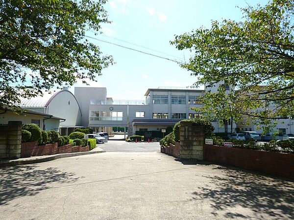 大府市立石ケ瀬小学校（550m）