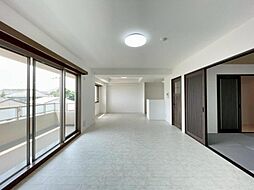 グランフォート・ユーカリが丘　壱番館 4LDKのリビング/ダイニング