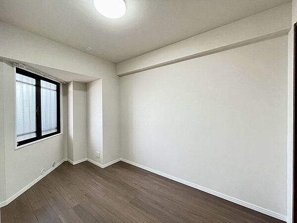 子供部屋にぴったりな洋室。明るい空間で成長を見守ります