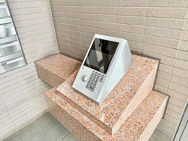 遅い時間のご帰宅や、お子様のお留守番にも安心のオートロックマンションです。