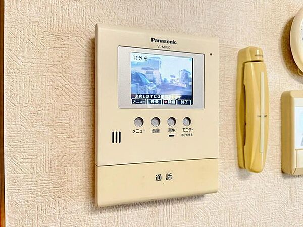 お子様のお留守番にも安心なＴＶモニタ付インタホン。