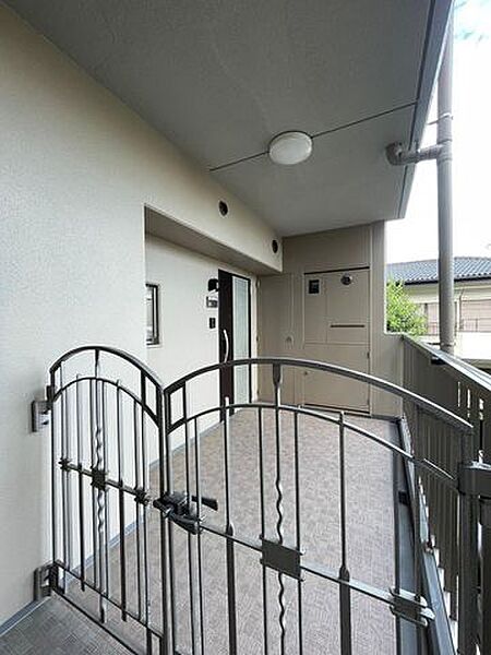 外部から室内が見えづらく、プライバシーを保てるアルコーブ