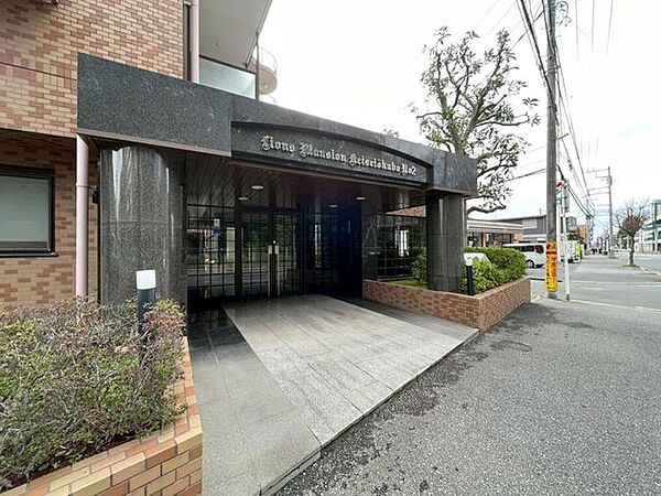 前面道路は歩道が整備されており、お子様の通行も安心です！