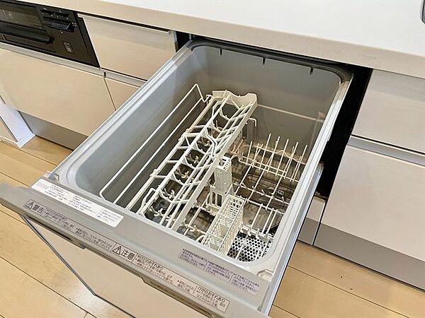 ■資料請求・内見予約受付中■ビルトイン食洗機で食後の負担を軽減。高温洗浄と乾燥で、手洗いより清潔・快適、経済的です。