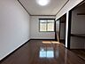 子供部屋：子供部屋にぴったりな洋室。明るい空間で成長を見守ります