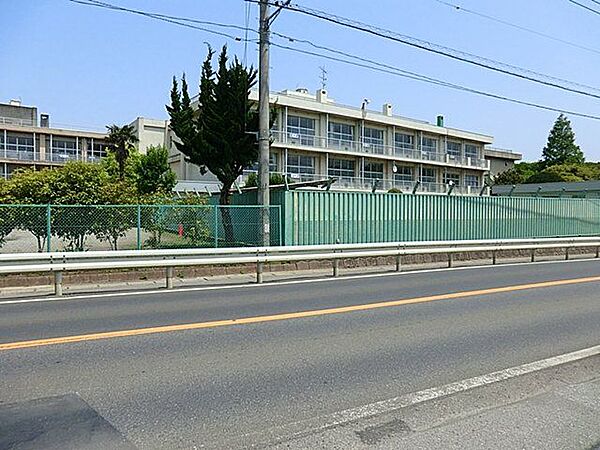 千葉市立若松台小学校 徒歩14分。 1080m