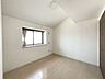 子供部屋：子供部屋にぴったりな洋室。明るい空間で成長を見守ります